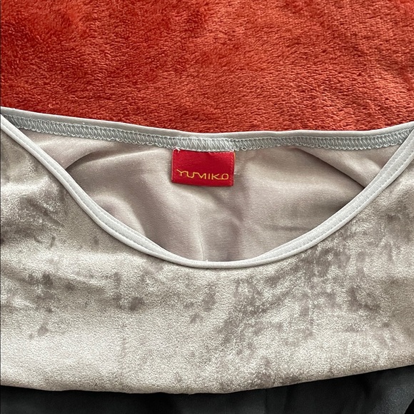 YUMIKO ballet leotard. Silver texture top navy bottom - Picture 3 of 3